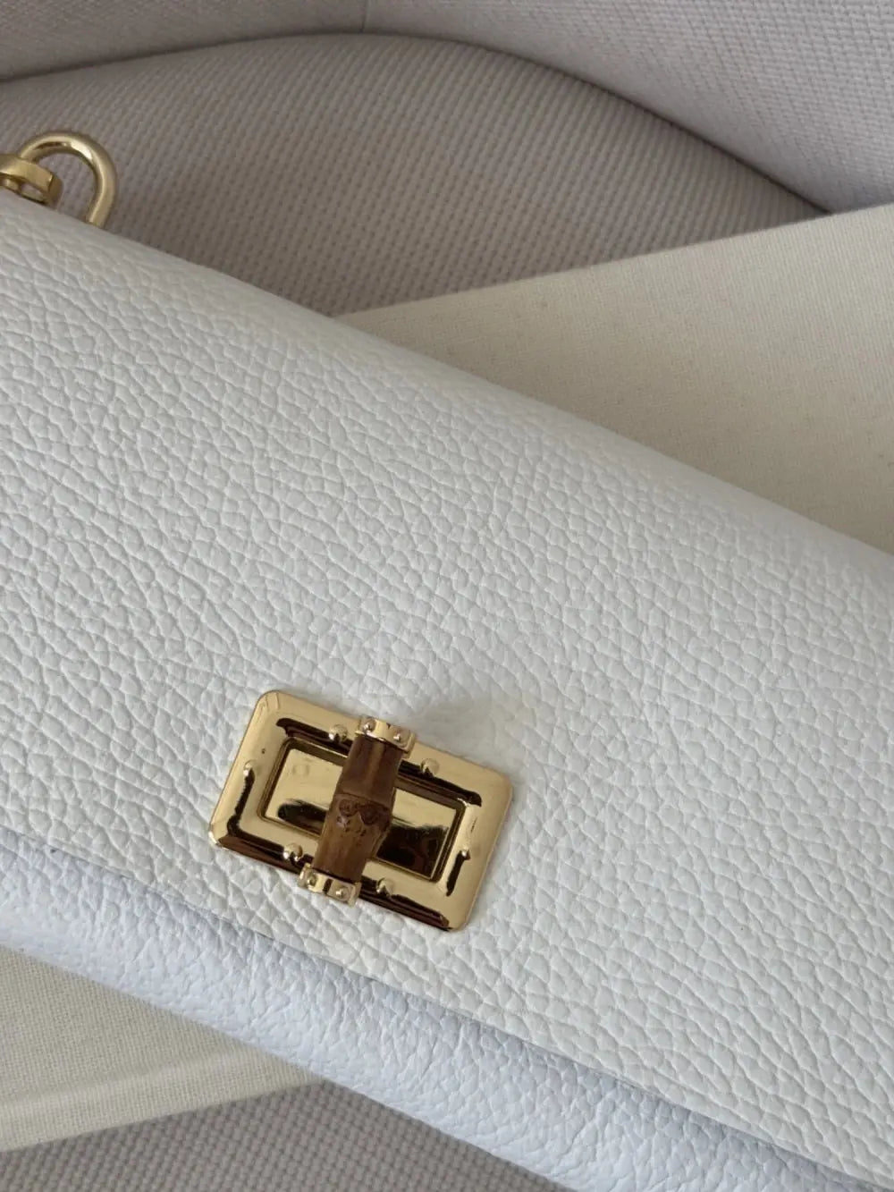 Rankinė Leteka