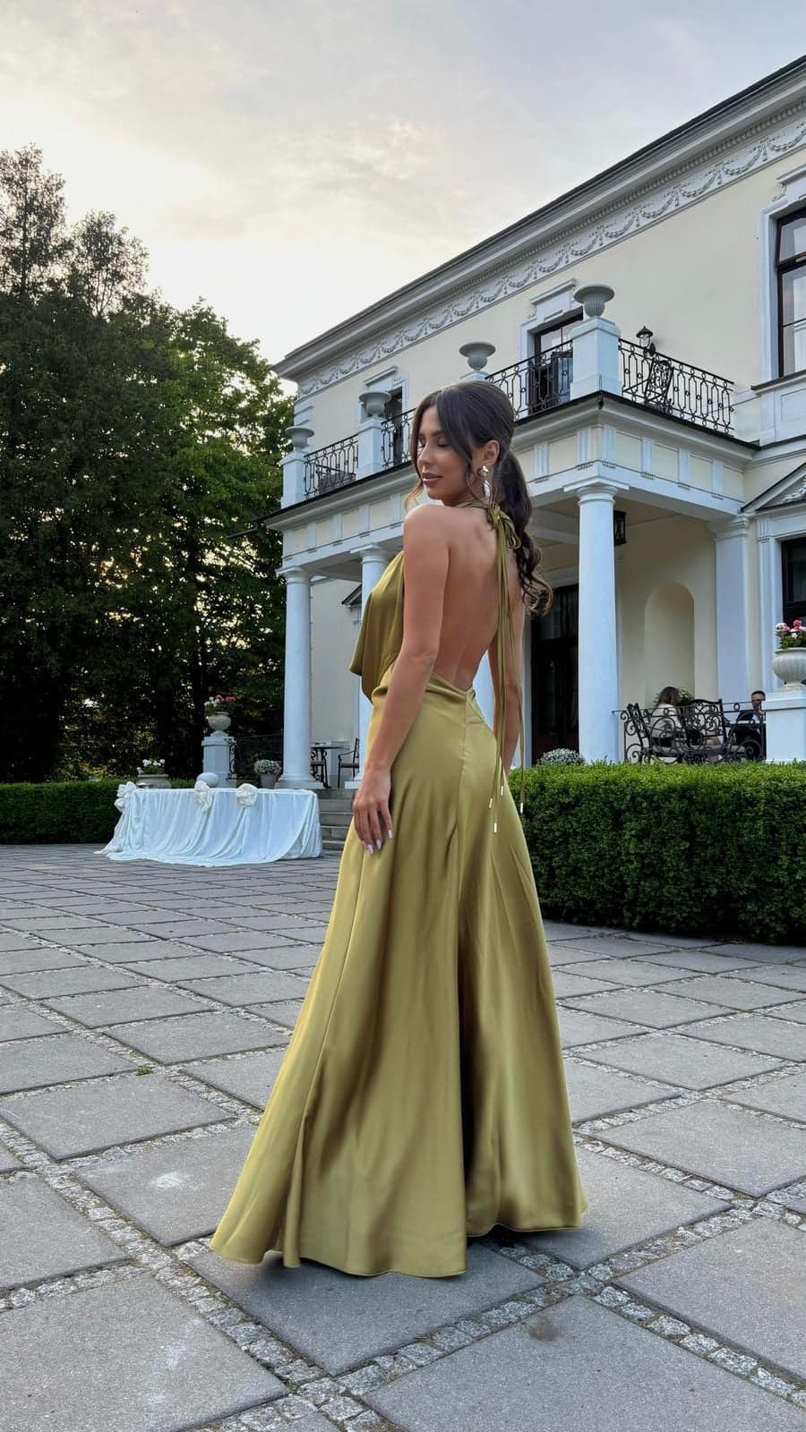 Satino suknelė Emita