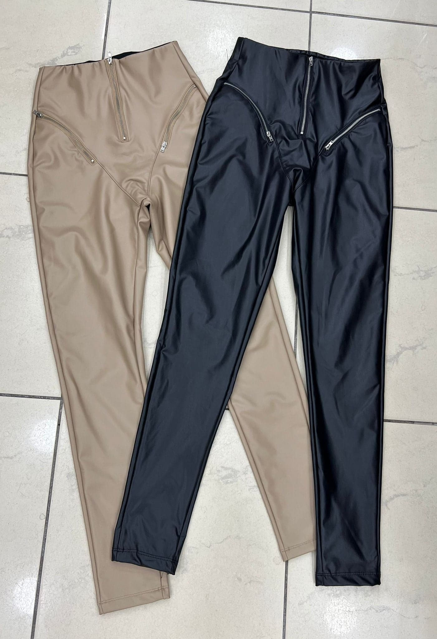 Tamprės Leather Zip