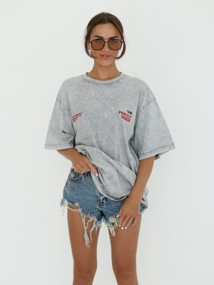 T-särk võtab hammustada